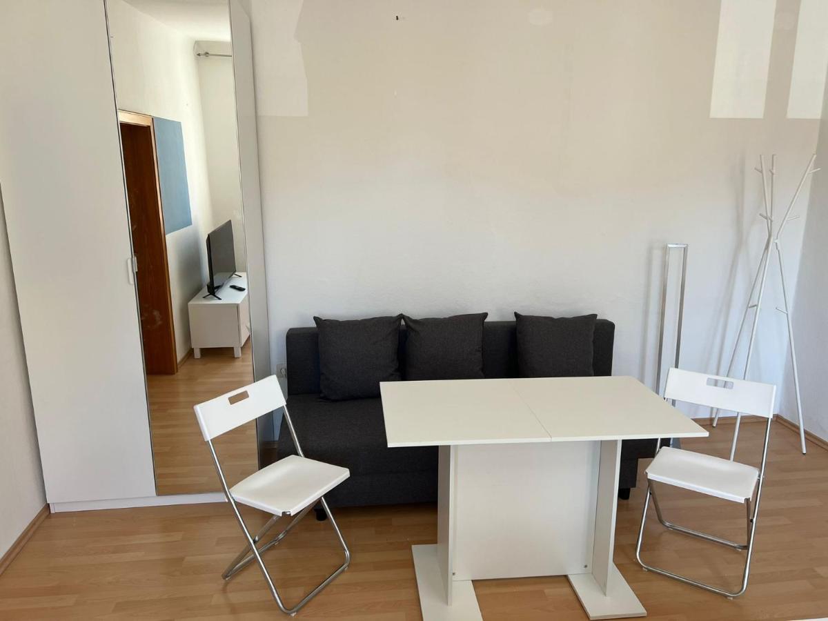 Privatzimmer Im Herzen Von Iphofen Bagian luar foto
